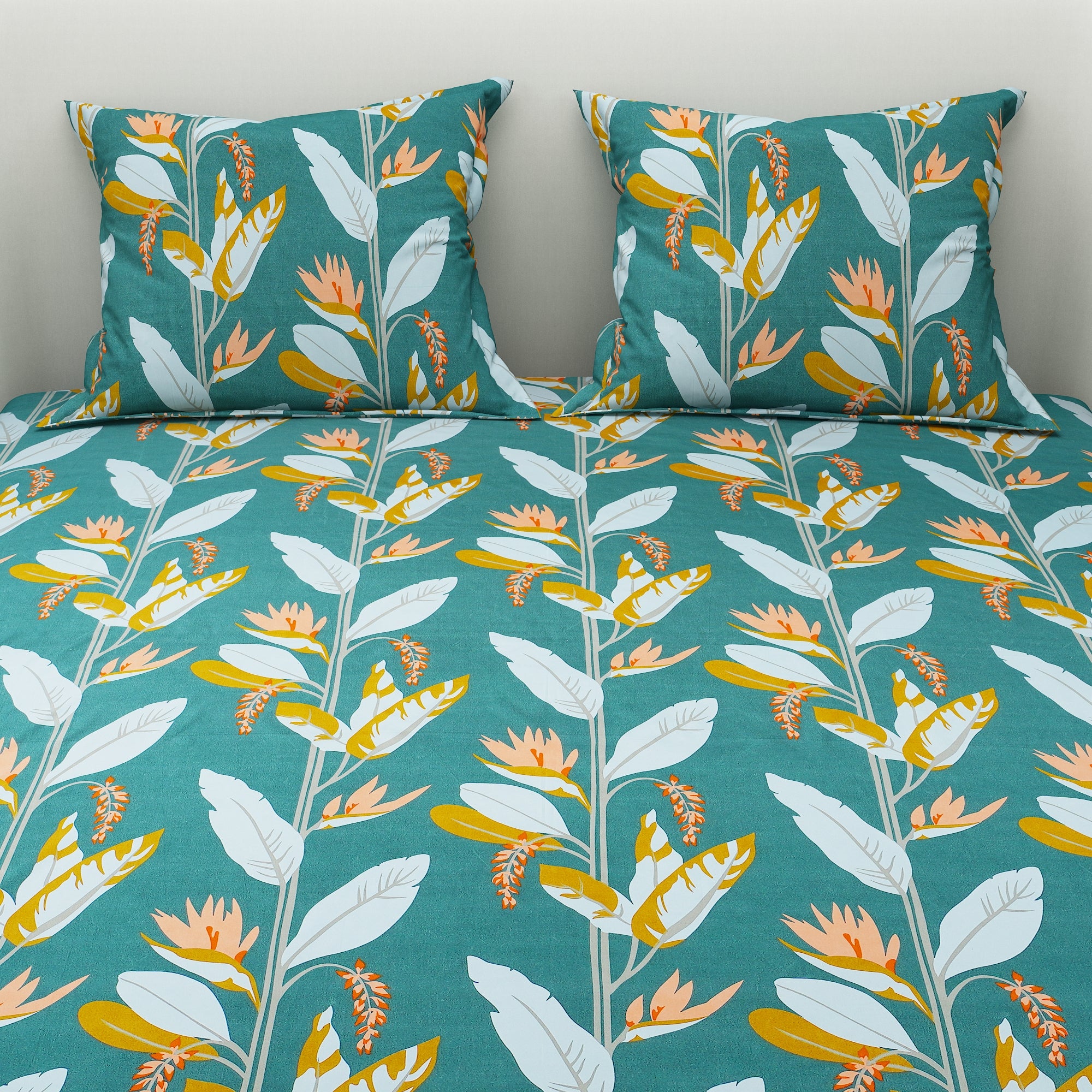 Colourful Printed Bedsheet Flower And Leaf Design With Pillow Covers